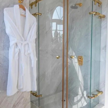 The Manor * Palaiontsiflikion