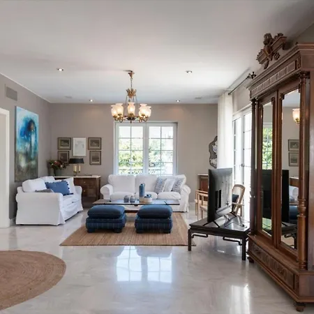 ヴィラ The Manor *