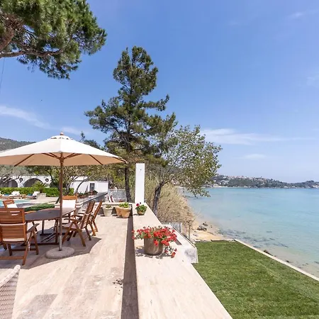 The Manor ヴィラ *