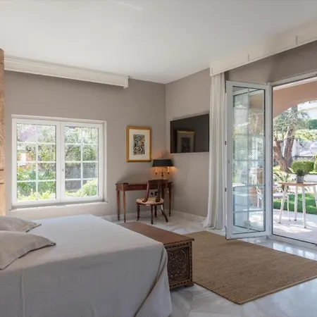 ヴィラ The Manor *