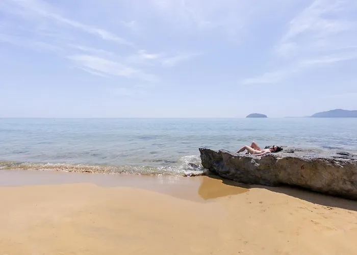 The Manor * PalaiónTsiflíkion