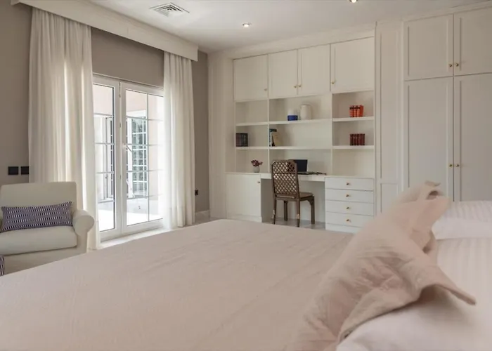 The Manor Villa PalaiónTsiflíkion