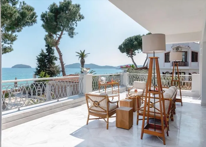 The Manor Villa PalaiónTsiflíkion