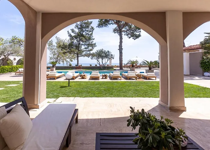 The Manor PalaiónTsiflíkion